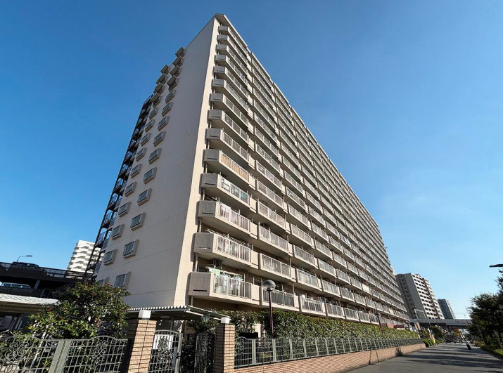 東大島ファミールハイツ1号館　13階　リ　ノベーション済の外観
