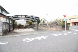 【前面道路含む現地写真】