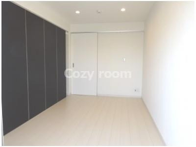 【洋室】 | リブリ・江坂 | 広々とした洋室7.2帖です