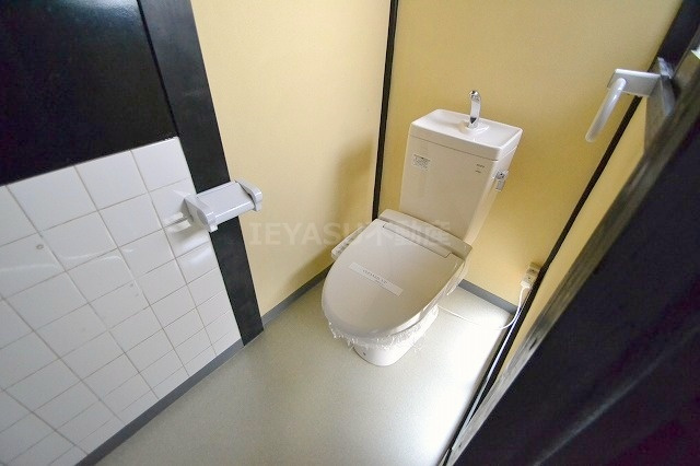 広島市西区西観音町の一戸建てのトイレ