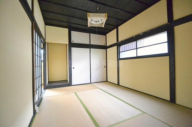 広島市西区西観音町の一戸建ての内装