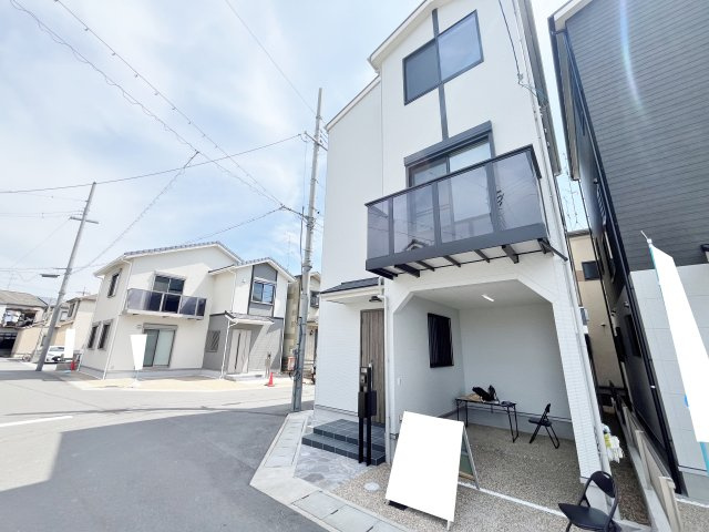 全２４区画新築分譲につき綺麗な街並み■角地■３ＬＤＫ■伏見区久我御旅町３１期の駐車場|車庫