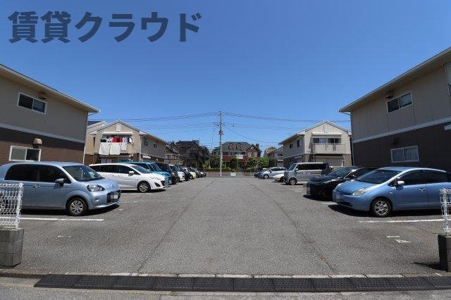 ヴェルメゾンおゆみ野Ａの駐車場|駐車場完備です