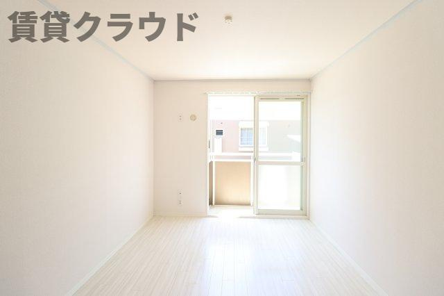 ヴェルメゾンおゆみ野Ａの寝室|広くて明るい寝室