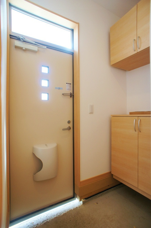 エスポワール国分の玄関|明るい玄関です