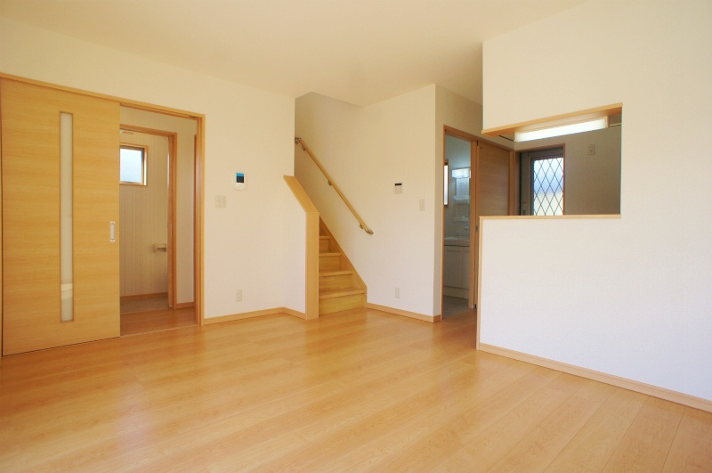 エスポワール国分の居間・リビング|ゆったり過ごせる居間です