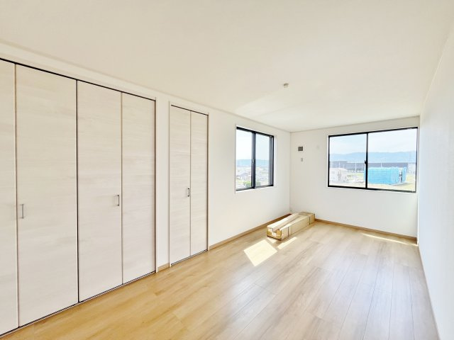 全２４区画新築分譲につき綺麗な街並み■ゆったり３ＬＤＫ■車庫駐車１台可能■伏見区久我御旅町３１期の洋室|洋室