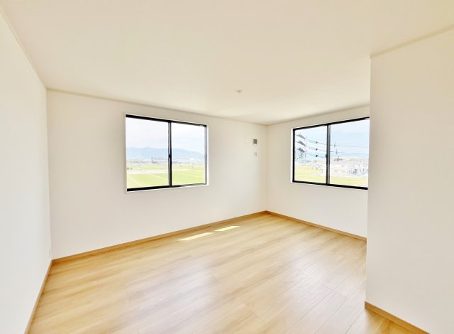 全２４区画新築分譲につき綺麗な街並み■ゆったり３ＬＤＫ■車庫駐車１台可能■伏見区久我御旅町３１期の洋室|洋室
