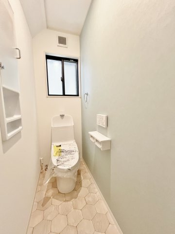 全２４区画新築分譲につき綺麗な街並み■ゆったり３ＬＤＫ■車庫駐車１台可能■伏見区久我御旅町３１期のトイレ|トイレ