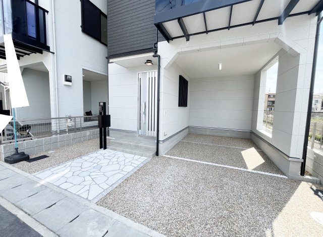 全２４区画新築分譲につき綺麗な街並み■ゆったり３ＬＤＫ■車庫駐車１台可能■伏見区久我御旅町３１期の駐車場|駐車場