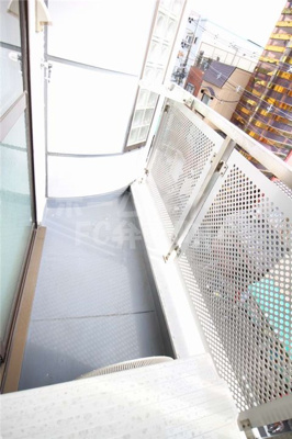 【バルコニー】 | アーバンモール八幡屋 | 暖かな日差しのふりそそぐバルコニー