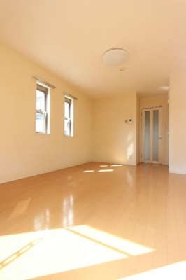 【居間・リビング】 | St.PHOENIXII | 別号室の写真になります。現況優先。