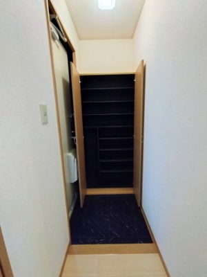 【玄関】 | カーサリンピオ B棟