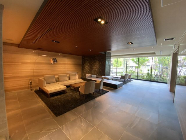 パークシュロス芦屋のエントランス