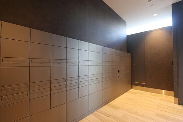 ライオンズタワー岡山千日前のエントランス