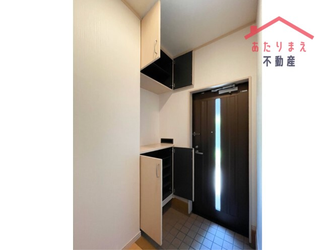  ローズガーデン西長住　B棟のエントランス