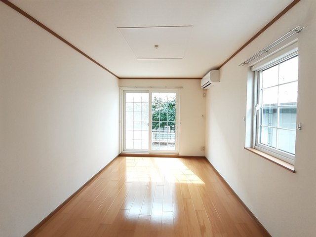 ジェントリー下条Ａ棟の居間・リビング|居室・リビング