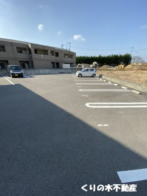 【駐車場】 | ブランディーユ | カースペースがあります