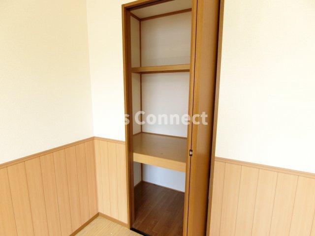 【収納】 | シャトレーライフ | 段付き収納でお荷物もすっきりしまえます。