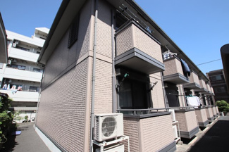 １フロア６住戸　全１２戸のアパートです