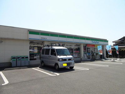 ファミリーマート 秀栄高専通り店まで350ｍ