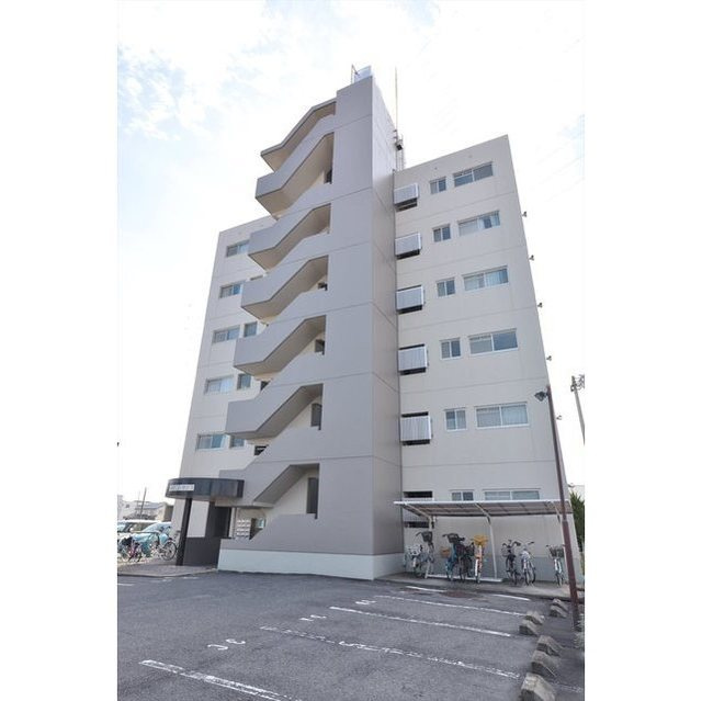 岐阜市茜部菱野４丁目のアパート