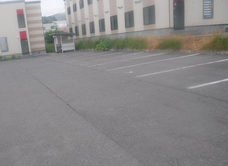 レオパレス三田Ｃ館の駐車場