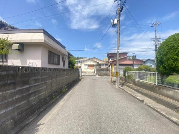 和歌山市打越町　中古戸建の前面道路含む現地写真