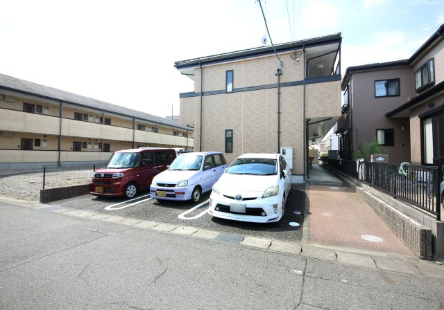 サンセールミリューⅡの駐車場