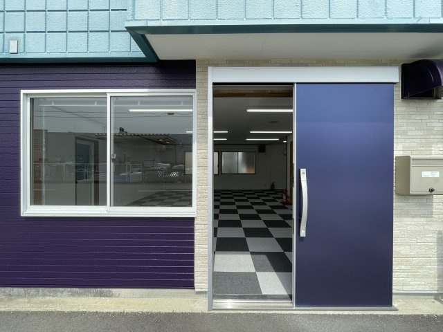横山ビルのエントランス
