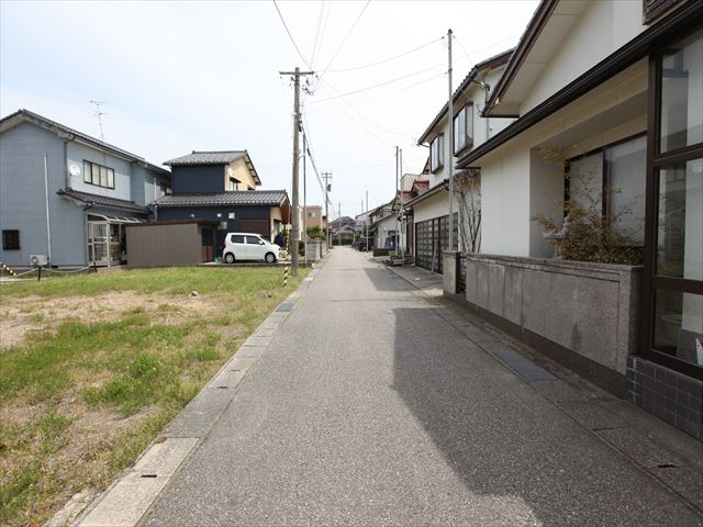 【前面道路含む現地写真】の画像