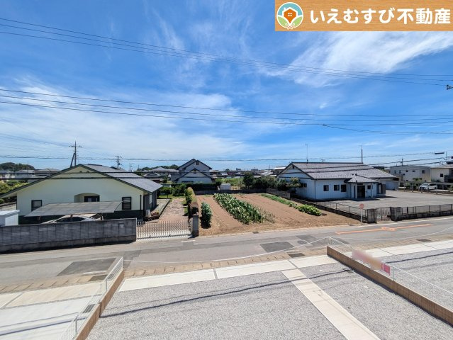 Livele Garden.S　千代田町第3舞木の展望|高い建物が無く開放感のある展望
バルコニーからの展望も開けていてのどかな景色が望めます。日当りも良いですね♪