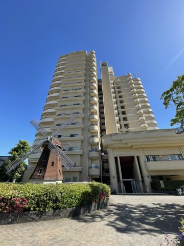 シャトーサンパークスクエアの外観