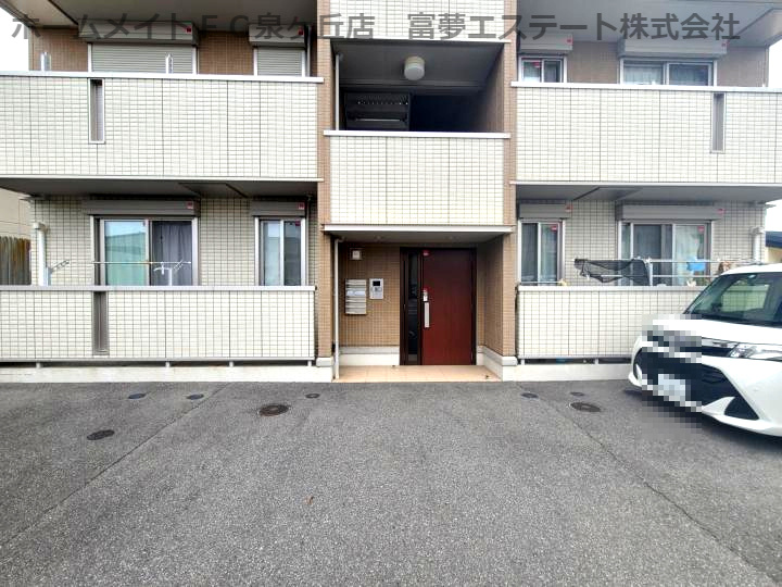 エヴァンタイユ羽衣B棟のエントランス