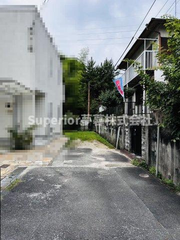 【中古戸建て】大津市湖城が丘の前面道路含む現地写真