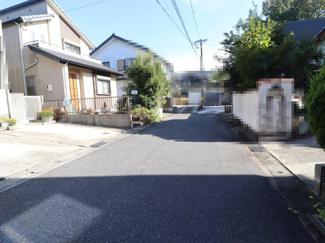 【前面道路含む現地写真】