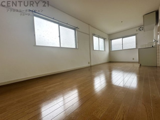 リノ逆瀬川の居間