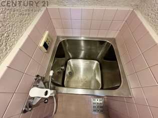 リノ逆瀬川の浴室