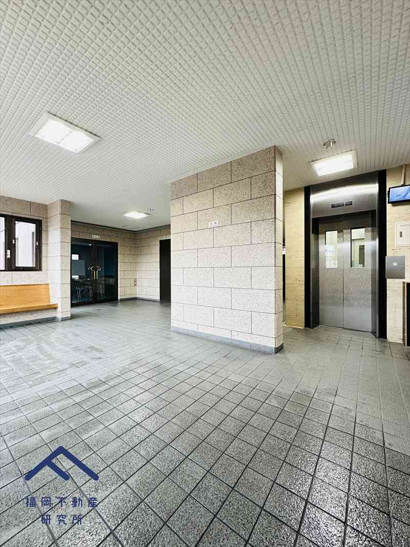 福間駅前エクセル１８のエントランス