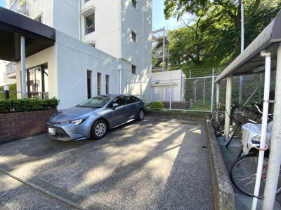 【駐車場】 | 掃部山公園ハウス | 駐車場です。