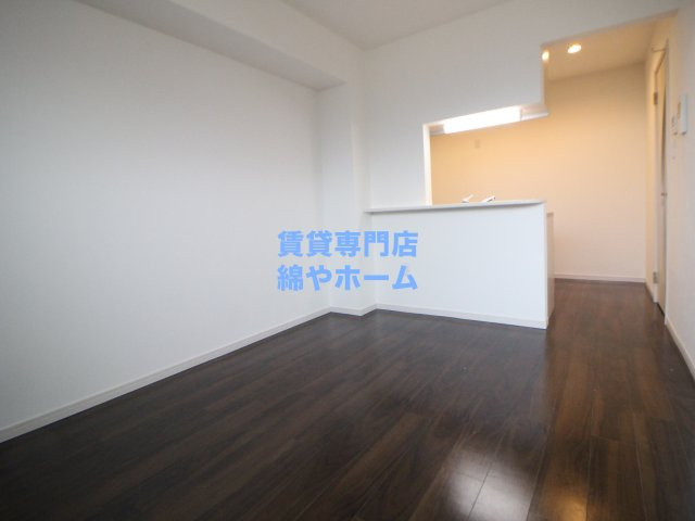 グランパシフィック長橋スクエアの居間・リビング|ゆったりとした居間です