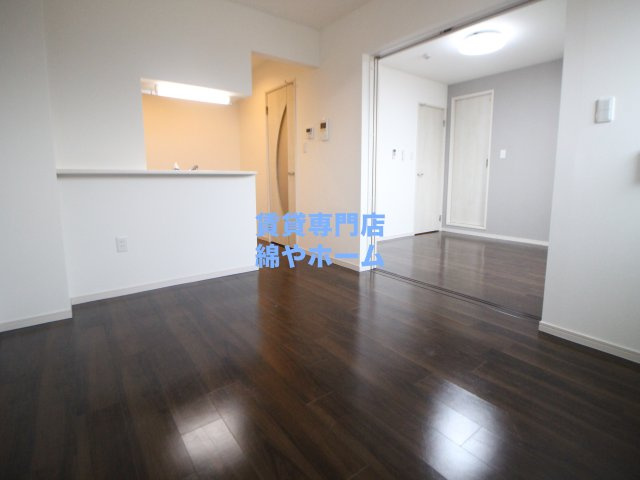 グランパシフィック長橋スクエアの居間・リビング|ゆったり過ごせるリビングです