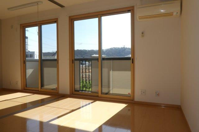 オランジュAの居間・リビング