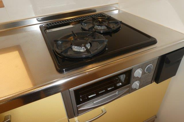 オランジュAのキッチン|2口ガスコンロ