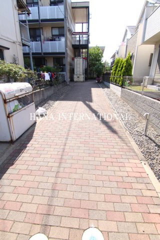 レオパレスエクセル道場北のエントランス