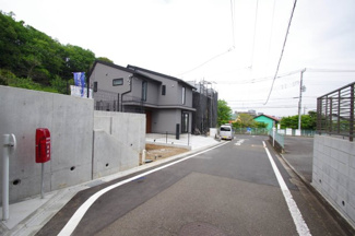 【前面道路含む現地写真】