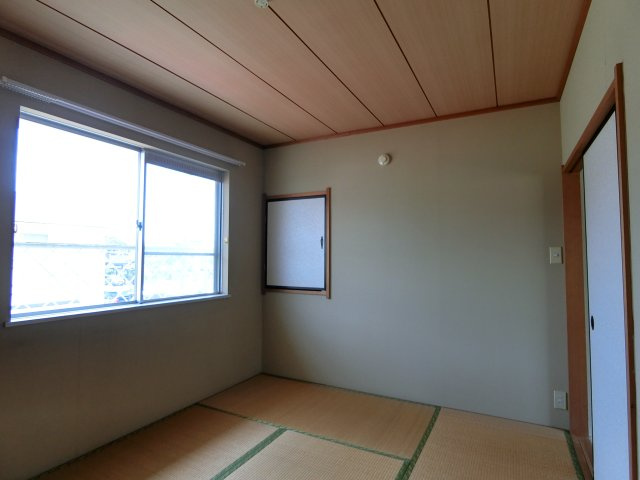 コーポジュンの和室