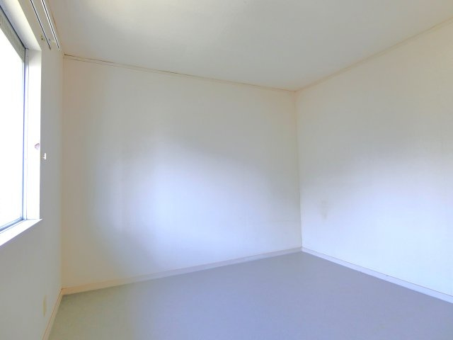 コーポジュンの洋室