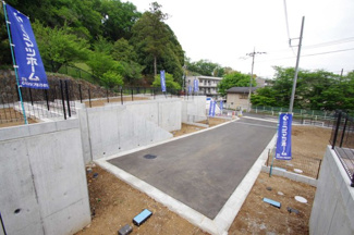 【前面道路含む現地写真】