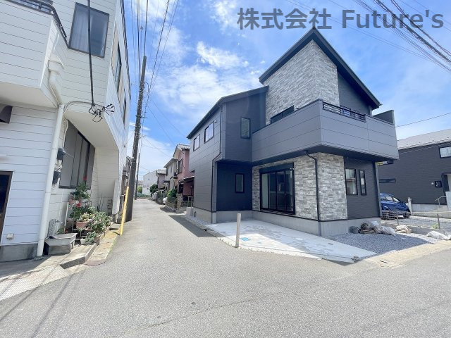 吉川市中野　新築戸建　全1棟の前面道路含む現地写真|前面道路含む現地写真です。